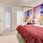 3-Bedroom, 3-Baths Apartment In Super Posh Marylebone, Central London, W1