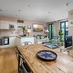 Superb Artist Flat With Free Parking By Portobello