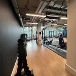 1 Double Bed Apartament With Gym, Cinema And Pool Table In Front Of The Wembley Stadium