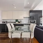 A Stunning Three Bedroom Home In Mayfair