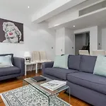A Stunning Three Bedroom Home In Mayfair