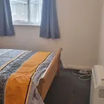 Very Nice Two Bedroom Apartment In London