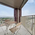 Luxury Three Bed Apartment By London Excel