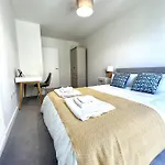 Modern Apartment In Shepherds Bush Near Westfield