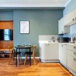 Bright & Spacious 1Bdr Apt Near Lakeside Road