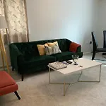 2 Bedroom Apartment Near Southfields