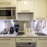 Chamber Street Apartment 5
