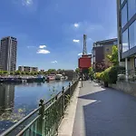 City Waterview 2B2B Lux Apartment