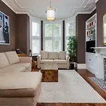 Veeve - Embassy Elegance