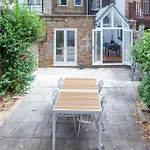 Sunny, 2Bed 2Bath, Garden Apartment Near Hyde Park