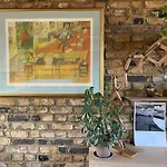 Bright & Beautiful Loft 10Mins To Shoreditch