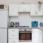 2-Bedroom Garden Flat In Finsbury Park, Islington