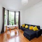2-Bedroom Garden Flat In Finsbury Park, Islington