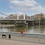 Veeve - Chelsea Bridge Wharf
