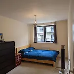 Modern Apartment Close To Central London