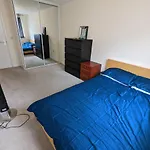 Modern Apartment Close To Central London