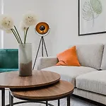 Dainty 2Bd Flat In Greater London