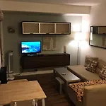 Stylish Studio Near Notting Hill Station!