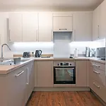 Stayo Apartments Barking Wharf