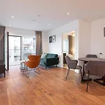 Stayo Apartments Barking Wharf