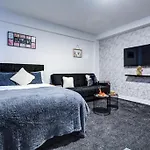 Hyde Park Apartment 2 Bedroom