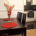 Beautiful 1-Bed Apartment In London