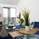1 Bed Flat Near Canary Wharf, O2