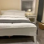 Beautiful Rooms Only Few Steps Away From Bruce Grove Tottenham Stadium