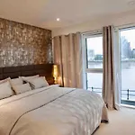Thames Riverside Apartment In London