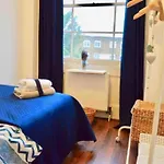 Cute 3 Bedroom Central Flat In Islington + Parking