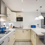 Modern 2 Bedroom Flat Fulham