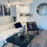 Stunning 1 Bed Luxury Apartment