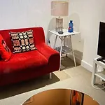 Impeccable 1-Bed Apartment In London