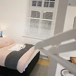 London 3 Bed 2 Bath Apartment