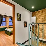 Spacious 2 Bed Urban Jungle Flat, Central London