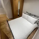 2 Bedroom Apartment In Hampdenrd