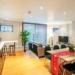 Immaculate 3-Bed House In Central London