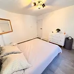 Modern Apartment In Fulham