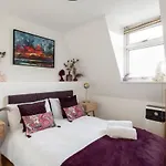 Hyde Park Rooftop Two Bedroom Apartment
