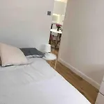 Newly Refurbished 2-Bedroom Flat In Notting Hill