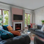 Notting Hill & Hyde Park Exclusive West-End Serene Designer Family Home 5Bed4Bath