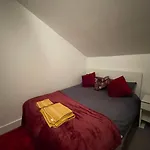 London Cozy & Spacious Room 2 Mins Away From Train Station