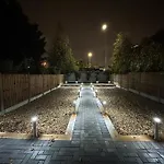 Luxury Entire House In Greenwich