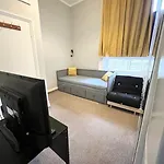 Cosy And Centrally Located Apt