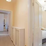 Beautiful Iconic 4 Bedroom House By Regents Park