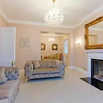 Beautiful Iconic 4 Bedroom House By Regents Park