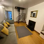 3 Double Bedroomed Flat, Acton. London, Uk