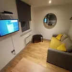 Lovely 1 Bedroom Apartment In London