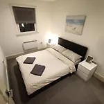 Lovely 2 Bedroom Serviced Apartment In London