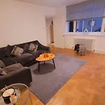 Spacious 2 Bedroom Flat In Baker Street